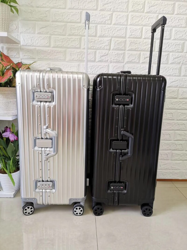 Large-capacity 28-inch all-aluminum-magnesium alloy suitcase, enlarged and thickened all-metal trolley case 303, 234-inch password box, red all-aluminum-magnesium alloy (retro right-angle model) - Weixia 28 inches