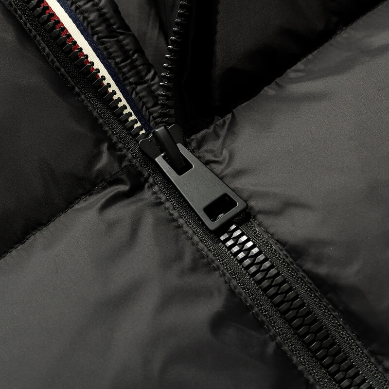 Flying in the snow high-loft goose down down jacket men's short hooded new fashion trend 90 velvet thickened warm simple jacket