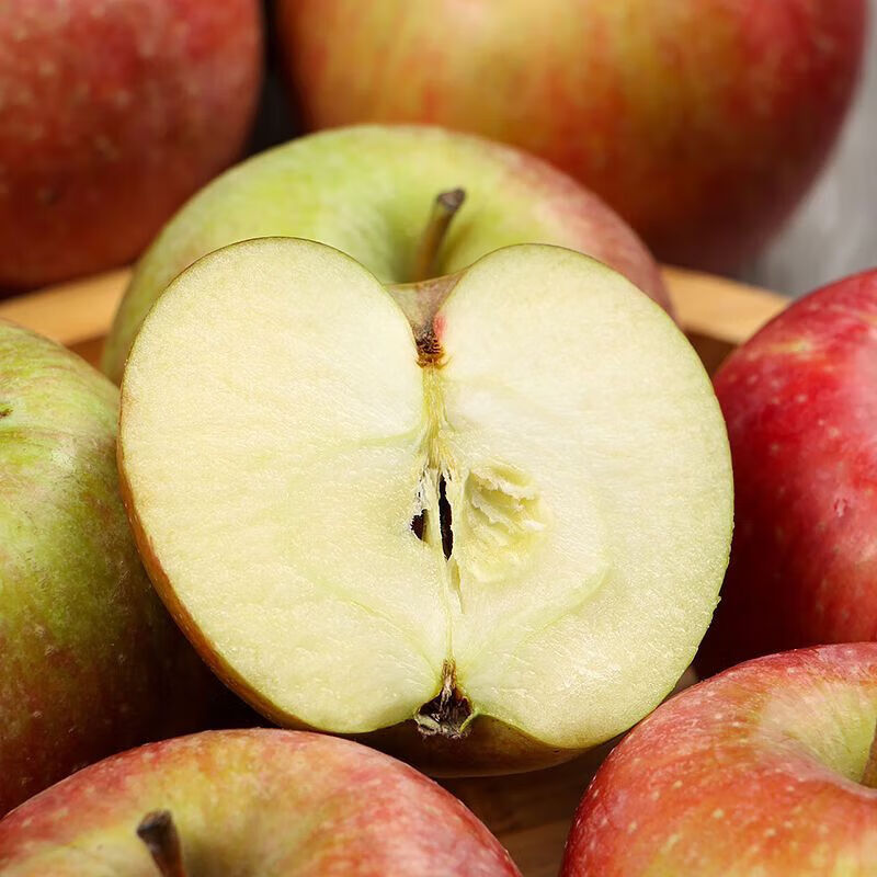 Fresh small Guoguang apples, authentic old tree Guoguang apples, sweet and sour seasonal fruits for pregnant women 5/10 jins, free shipping, 5 jins small fruits with box