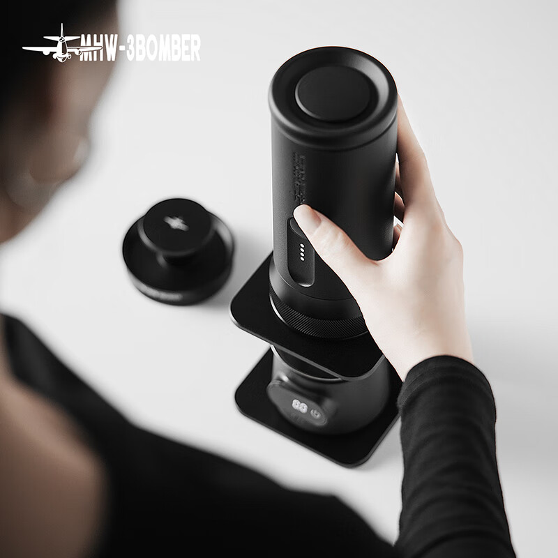 MHW-3BOMBER bomber New Year's gift Italian portable coffee machine espresso extraction electric capsule machine 10-piece set