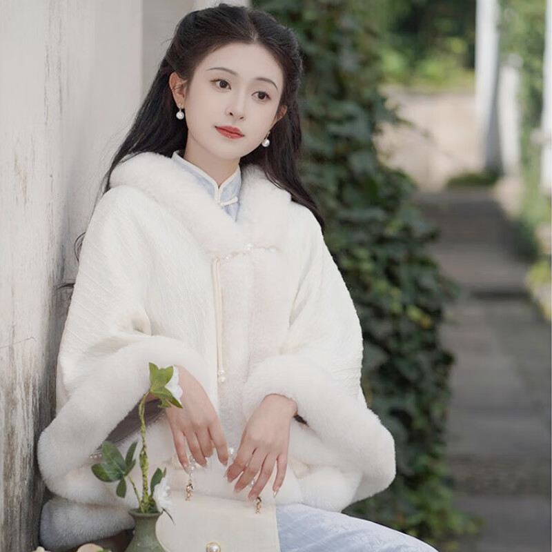 First New Chinese Style Plush Collar Autumn and Winter Thickened Cloak and Shawl with Cheongsam and Republican Style Warm Outer Noble Women's Cardigan White One Size Thickened Suitable for 80-160 Jin