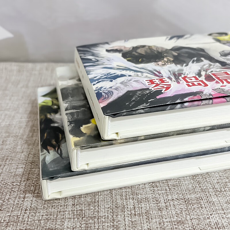 Official flagship Qindao Morning Fog, three volumes, 32-karat hardcover, silk version, comic book, novel, new book, painted by Cai Yannian, story of revolutionary struggle, Tianjin People's Fine Arts Publishing House