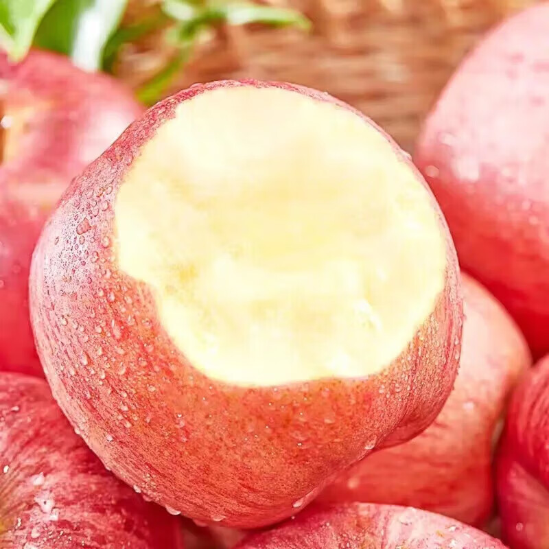 Uncle Sam's Apple Red Fuji Apple Next Day Delivery to Multiple Places Fruit Apple Fruit Gift Box for New Year's Eve Gifts 7A Sweetness Upgrade Specially Selected Large Fruits Single Fruit 80-85mm Exquisite Gift Box 5 Jin Pack | Selection One by One | Great Gift Giving