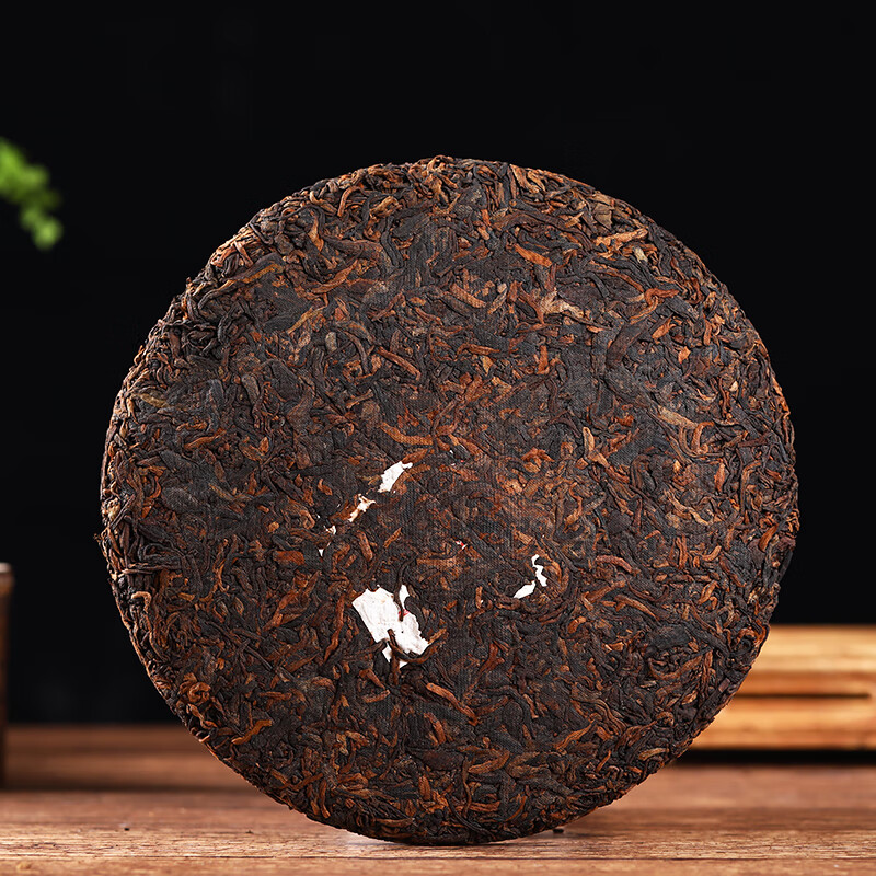 Hedanlaobanzhang ancient tree Pu'er tea cooked tea cake Yunnan Menghai Qizi cake cake set