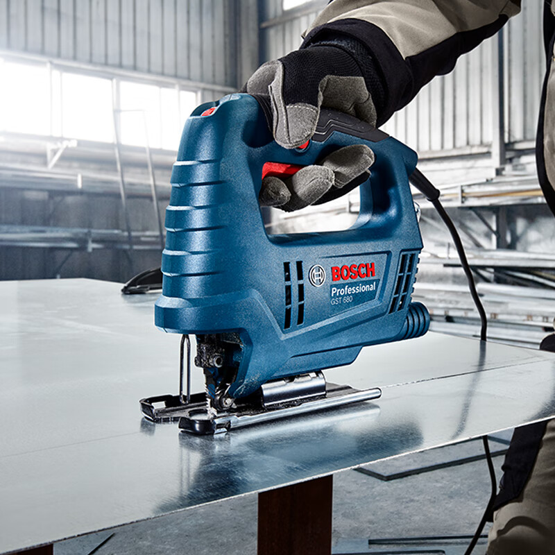 Bosch (BOSCH) GST 680 professional grade jigsaw, electric saw, hand saw, cutting machine, woodworking saw, hand electric saw, woodworking saw, official standard configuration