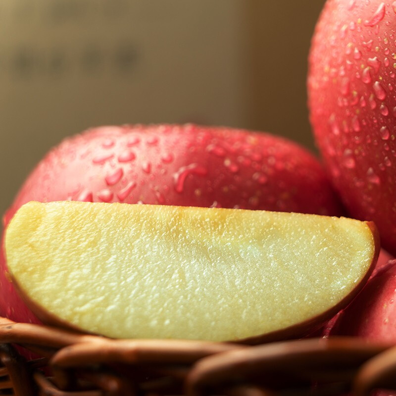 Guangxing Orchard Shandong Red Fuji Apple Yantai Specialty Fresh New Year's Holiday Fruit Gift Box Gift Welfare 80mm 15 pcs