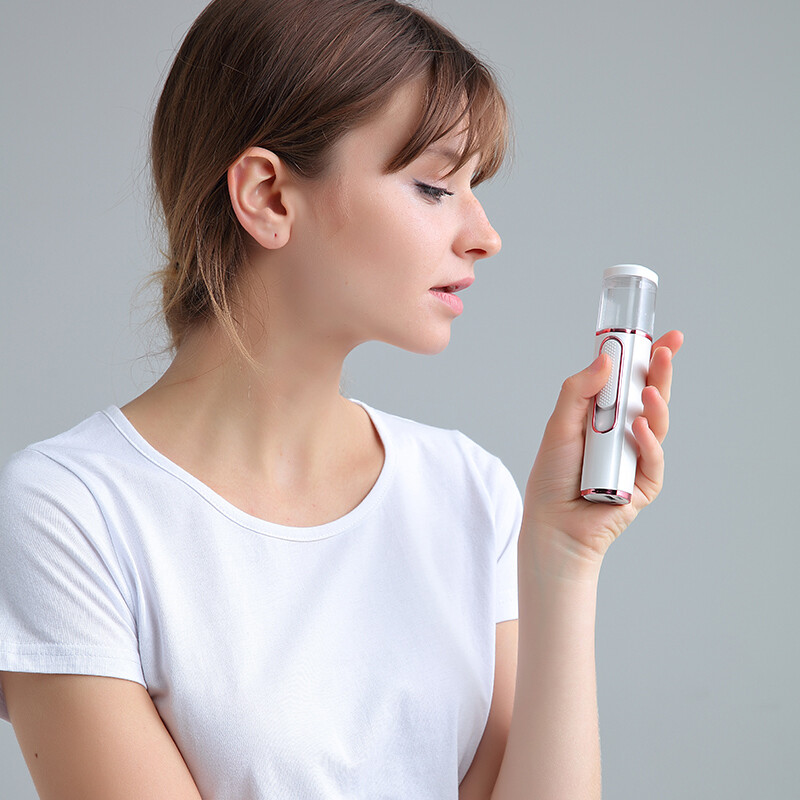 Mks Max Nano Spray Hydration Instrument Cold Sprayer Household 30ml Large Water Tank Portable Handheld Facial Humidifier Birthday Gift for Girls NV8088 Moonlight White