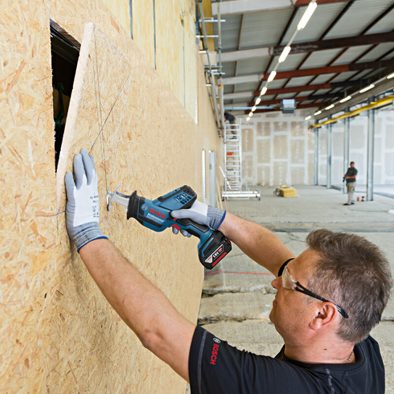 Bosch BOSCH lithium battery rechargeable saber saw reciprocating saw metal wood cutting saw GSA18V-LI Compact power tool 18V GSA18V-LI C dual electric (4.0ah) + saw blade attachment