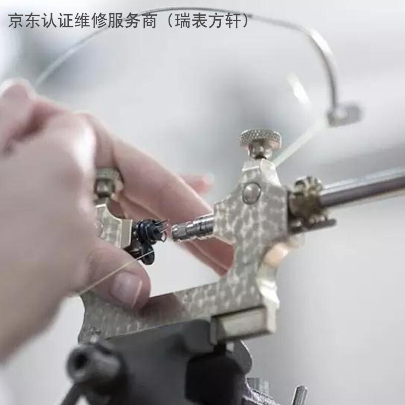 Famous watch repairer, Longines watch repair and maintenance service, battery replacement, watch strap repair, movement grinding and polishing, replacement of original watch crown head