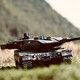 Henglong Deutsch Leopard Tank Fernbedienung Auto Fernbedienungstank Fahrzeug Military Battle Model Eltern-Kind-Fernbedienung Auto-Ladung Spielzeugprofessioneller Ausgabe (Metall Track + Drive Wheel) 1800-mAh-Batterie (kann etwa 25 Minuten lang gespielt werden)
