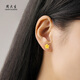 Chow Tai Sang pure gold small daisy gold earrings earrings women's earrings Chinese Valentine's Day gift for girlfriend and wife birthday gift small daisy earrings about 0.6-0.65g + classic gift box