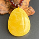 Yuzhi 1 object 1 certificate 1 shot natural raw ore Russian material unoptimized chicken fat yellow beeswax pendant amber water droplets 8.59 grams orphan G923 about 42*33*10 mm