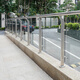 GZ Guo Zheng Villa Balkon Gla -Leitplanke 304 Edelstahltechnik Säulen U -Bahn Mall Outdoor Treppe Handlauf 60*8 Feststoffstahlplatte 1050 High Einsäule