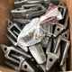 Fenglan Qingyu Nie forged tooth root excavator bucket tooth seat Komatsu 200 wear-resistant tooth root mother tooth seat middle bayonet tooth yellow Daewoo 300 tooth root 4.0-5.0