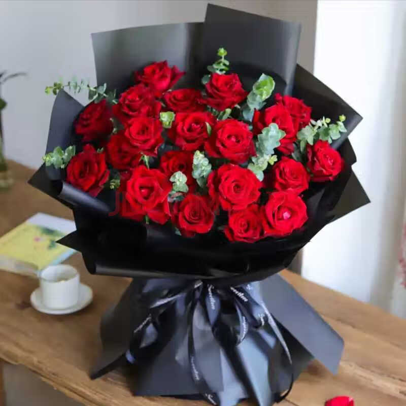 33支红玫瑰加尤加利叶韩式花束送女友老婆情人七夕情人节礼物 33朵