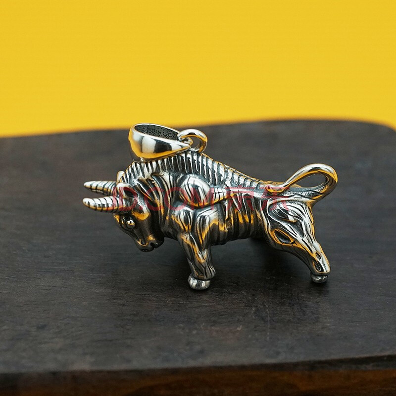 梦至尊牛气冲天牛头吊坠立体生肖牛挂件男士霸气个性复古男女情侣潮