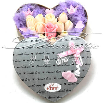 甜蜜的爱|sweet love|g079罗曼蒂克痴心系列|12白粉玫瑰心型礼盒 红色