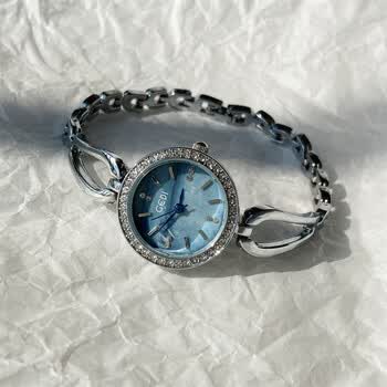 subtime手表女款ins小众设计轻奢高级感雾霾蓝贝母表盘学生手链表银壳