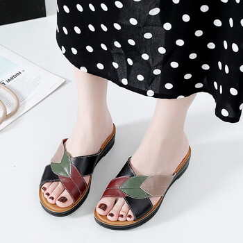 妈妈鞋真皮平底女夏防滑外穿中年凉拖中老年软底老人女士妈妈拖鞋