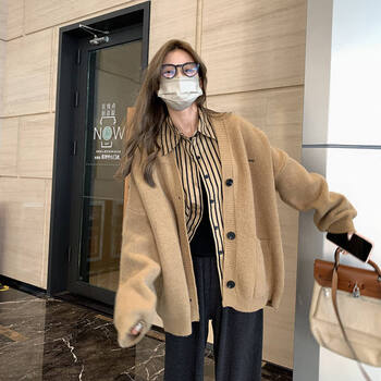 紫策学院风v领针织开衫女秋冬慵懒风卡其色字母毛衣外套加1厚新款宽松