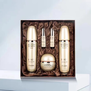 伊蓓诺伊蓓诺套盒套装 美容院刮码水乳霜 清爽补保