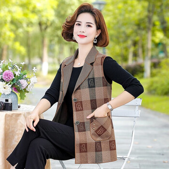 60中老年女装马甲女春秋季女士妈妈装春装背心坎肩外套西装格子马夹