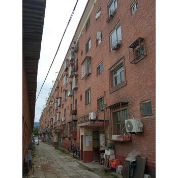 太师屯镇住宅楼2号楼4单元402室