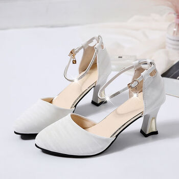 一字扣带中跟凉鞋女春夏新款韩版百搭包头中空单鞋显瘦高跟鞋白色37