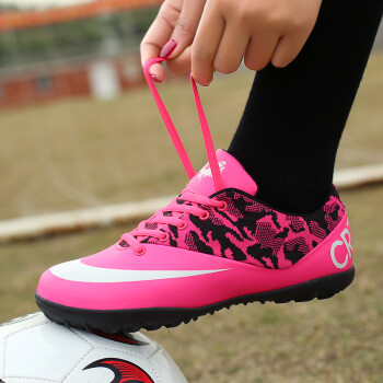 女子高中足球的鞋图片