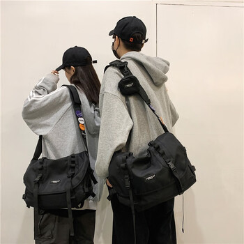 匡顿单肩/斜挎包价格走势:独特设计,豪华外观,高品质