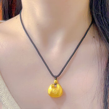 周大福黄金999小胖福吊坠女足金转运珠编小金坨颈 小胖福吊坠 黑