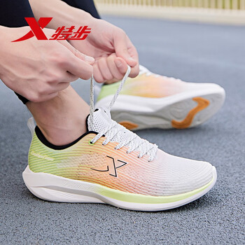 特步(xtep)致轻6.