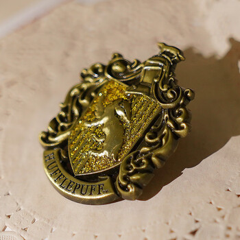 梗豆物语哈利波特联名款可拆卸三角盾牌徽章赫奇帕奇盾牌徽章