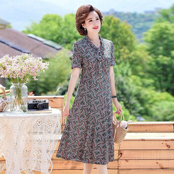 中老年女夏季新款妈妈夏装阔太太连衣裙中年妇女短袖洋气过膝中长裙sn
