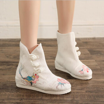 汉服靴子女秋冬刺绣短靴高帮内增高民族风绣花布鞋搭配古风舞蹈鞋女单