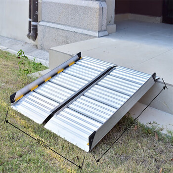 大力士轮椅无障碍移动坡道 垃圾桶上下楼梯台阶残疾人折叠便携斜坡板