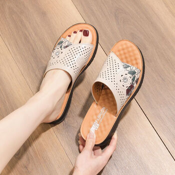 蜻蜓牌真皮妈妈拖鞋女夏季舒适软底中年凉鞋平底防滑中老年人凉拖鞋外