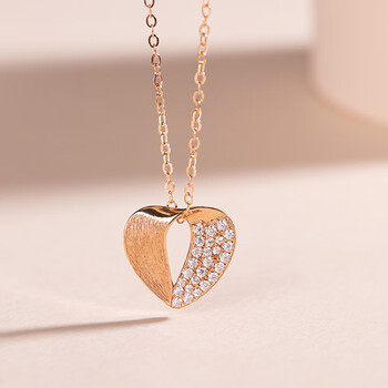 拾灿18k金项链女莫桑钻吊坠轻奢爱心锁骨链时尚轻奢珠宝送男女友礼物