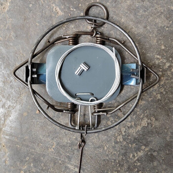 铁夹子老鼠夹子老式老鼠强力夹批发老鼠夹子捕鼠器野外大号 带钢丝绳