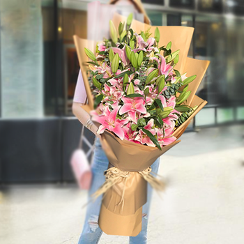 千柏怡33朵鲜花速递66朵香水百合生日大花束同城表白朋友爱人闺蜜预定配送全国七夕情人节送花66朵香水百合花束鲜花 图片价格品牌报价 京东