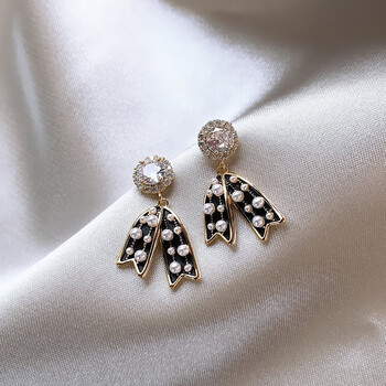 初凰结珍珠耳环2023年新款小众设计感轻奢耳钉气质耳饰女结珍珠耳钉