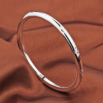 老凤祥四叶草银手镯999女开口时尚年轻实心圆条手环送女友银镯子25克