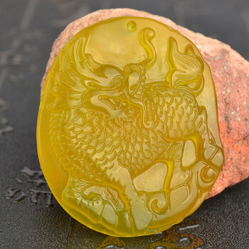 同伴黄岫玉麒麟挂坠玉麒麟牌子玉吊坠挂坠玉石女款挂件带证书