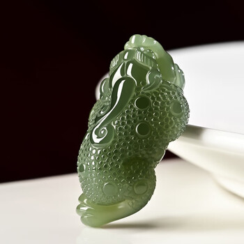 微韵新疆和田玉三足金蟾玉吊坠男女款青白玉金蟾挂件玉佩挂坠图片色