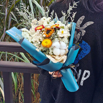爱满(aiman) 成品手捧干花花束满天星 向日葵真花花女生生日礼物 送女