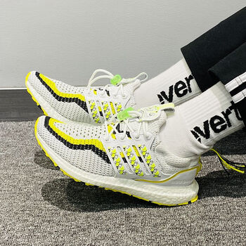 阿迪达斯跑步鞋男女官网ULTRABOOST DNA减震耐磨透气网面舒适运动鞋GV9814 灰白黄 38