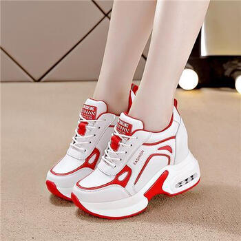 苏衿春女士穿的旅游鞋内增高波鞋秋天内增高老爹鞋女潮定制联名款红色