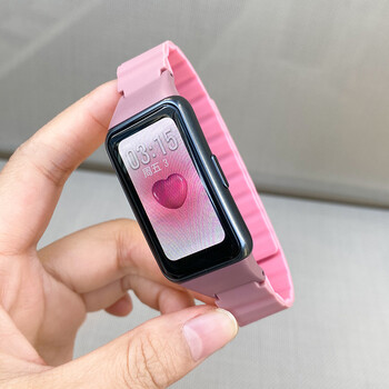 适用手环6表带荣耀手环6硅胶磁吸替换带手环6pro创意定制款用版男女生