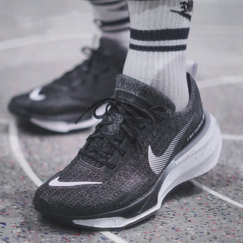 耐克（NIKE）男鞋2024秋新款ZOOMX INVINCIBLE 3 RUN轻便缓震运动跑步鞋DR2615 DR2615-002 秋季新款上市 42