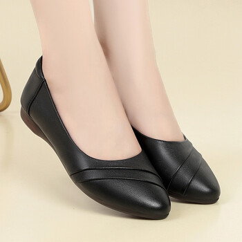 迈得兜春秋妈妈鞋皮鞋牛皮软底防滑中老年单鞋女平底舒适老人大码女鞋